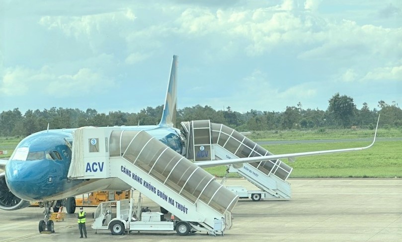 Phòng ngừa, đấu tranh, ngăn chặn hoạt động vận chuyển trái phép vũ khí, vật liệu nổ, công cụ hỗ trợ, ma túy, hàng cấm qua đường hàng không
